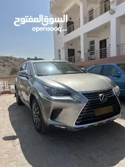  2 Lexus NX300 2019