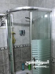  2 شاور بوكس نظيف جداً بسعر مغري
