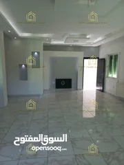  3 شقة فارغة للايجار في اجمل مواقع دابوق 2 نوم طابق اول من فيلا مع اطلالة مميزة