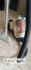  1 مكنسه كهربائيه مستعمله للبييع 220V شغاله 100%100