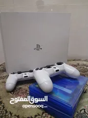  1 Ps4pro  للبيع وقابل للتفاوض مع الكثير من الالعاب