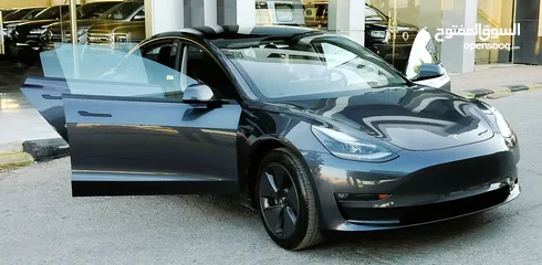  26 تيسلا 2023 MODEL 3 فحص كامل B+ auto score بحالة الوكالة لون فيراني مميز ممشى قليل بسعر لقطة ومحروووق