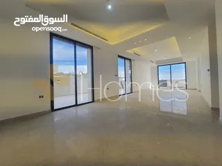  3 فيلا متلاصقة للبيع في طريق المطار بمساحة بناء 705م
