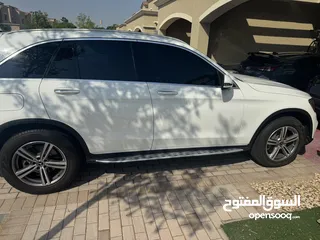  4 Mercedes GLC 300 model 2021