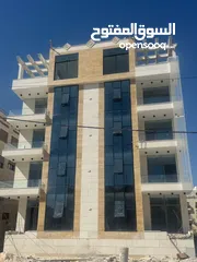  3 شقه مميزه مساحه 150 طابق ثاني فني