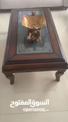  1 طقم كنب ضيوف مع طاولات وسط
