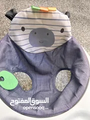  7 كرسي هزاز كهربا للبيبي من عمر يوم لعمر 9 اشهر مع كراجة للأطفال مستعمل بحالة الجديد.