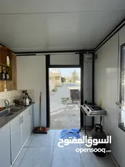  5 كشك طول 4 متر عرض 2.5 متر في طوباس ارضية بلاط مع مجلى كامل مع خزائن مطبخ