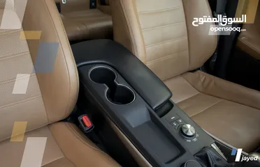  23 Lexus IS300H 2018 - للبيع