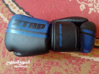  1 قفازات ملاكمة للبيع مستعملة سنة فقط