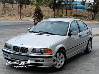  2 BMW E46 بحالة الشركة