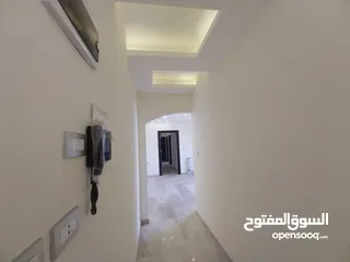  9 شقة طابق اخير للبيع في قرية النخيل
