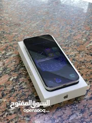  2 للبيع أيفون 15 برو ماكس  ابيضّ سعة التخزين 256 الجهاز شبه جديد مع كرتونة وشاحن وبدون أي خدوش استخدم