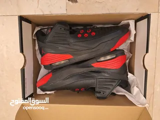  1 JORDAN 5s MAX AURA BLACK AND RED WITH BOX BARELY WORN