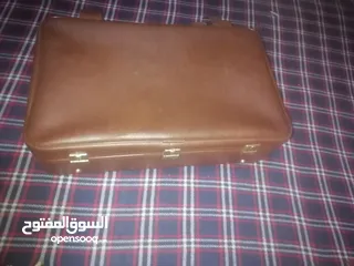  6 حقيبة سفر قديمه اصليه مختومه نوادر