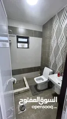  16 عماره طابقين للبيع تشطيب ديلوكس عمر البناء 5سنوات