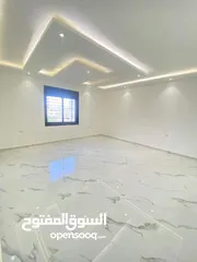  29 شقة خلف بن العميد طابق ثاني فني  حديثة البناء من المالك مباشرة بدون عمولة