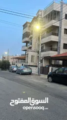  1 بيت للبيع طابق ارضي3غرف نوم و3حمامات ومطبخ وصلات جلوس اضفتن تارس خارجي+ مدخلي خارج وداخلي تحفه فنيه