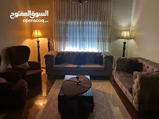  3 طقم كنب فاخر للبيع استعمال بسيط خشب زان ولاتيه ثقيل لايحتاج للصيانه
