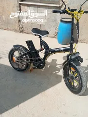  2 بسكليت كهربائي مستعمل بحالت الوكاله