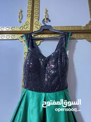  5 فستان سهرة أنيق بتصميم راقٍ وعصري يضمنلك إطلالة لا تُنسى