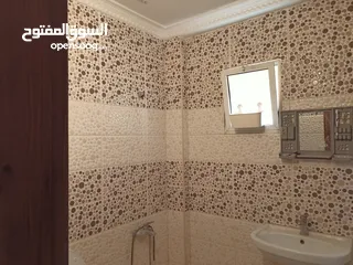  8 شقة مفروشة للايجار  غرفتين نوم وصالة بلكونة وحمام