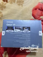  2 نظارة vr من Samsung oculus تعمل على هواتف سامسونج تحتوي العلبة على النظارة وكتيب التعليمات والحزام