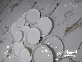  2 صواني بحال الجديد عدد 30 للبيع قابل للتفاوض