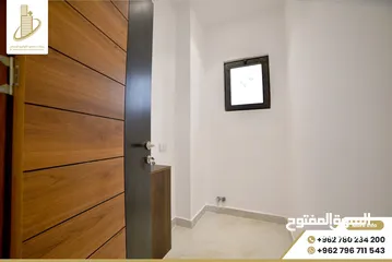  22 رووف طابقي 370م (170م بناء+200م ترسات خارجية) مسجلة كاملة عالقوشان للمالك (كراج ومصعد شبه مستقل)
