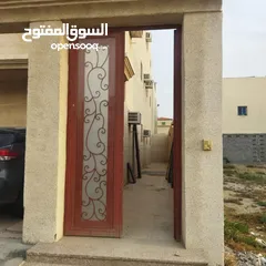  2 شقه دور ارضي مدخل خاص حي الضاحيه