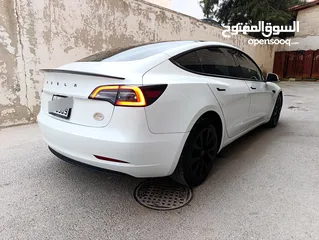  8 TESLA MODEL 3 ONLY 8000KM