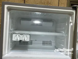  1 ثلاجة شارب مستعمل