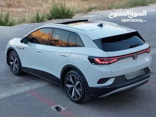  7 فولكسفاغن ID4  بيور بلس 2022 / قطعت 27 فقط/ فحص كاامل