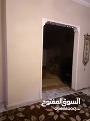  2 شقه للبيع حي العبدلات مطله ع شارع شيك