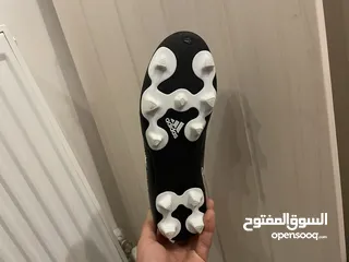  2 بوت كرة اديدس جديد غير مستعمل قياس 37.5