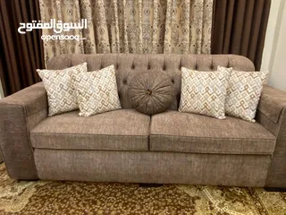 1 طقم كنب ضيوف مستعمل بحاله الجديد مكون من 7 مقاعد