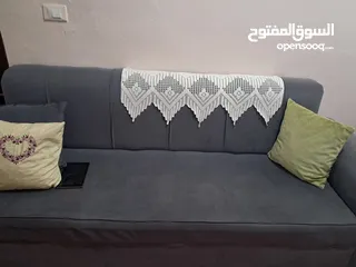  3 طقم كنب وطاولة وثلاجة للبيع