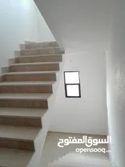  7 للبيع عمارة سكنية مكونة من عدة طوابق في منطقة ماركا الجنوبية