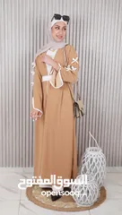  2 عباية بأناقة راقية ولمسة عصرية   لكل محبات الأناقة، هالعباية المميزة بلونها وتصميمها العصري هي ال