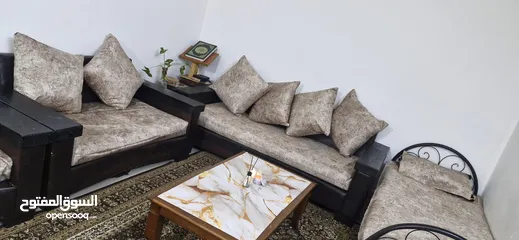  1 طقم كنب بحاله جيده