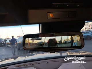  27 كاديلاك اسكاليد وارد الوكالة قاطع مسافة 29000km فقط صنف platinum