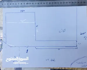  3 دار قديم للبيع ركن المساحة 126 متر كرادة داخل شارع أسواق الجياشي