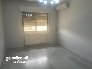  3 طبربور شقة طابق ثالث 149 م2 للبيع من المالك مباشرة 3 غرف نوم 3 حمامات مطبخ راكب تدفئة ديزل و مكيفات