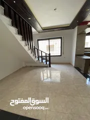  4 شقة دوبلكس للبيع طابق ثالث مع روف في شفا بدران
