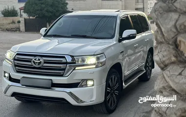  8 Toyota Land Cruiser 2016 Gx-r 5700CC V8 بحالة الوكالة الفحص: 7 جيد بدون ملاحظات