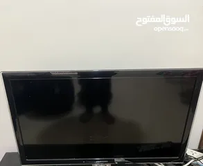  3 تلفزيون سامسونج 32 بوصة LED مع الطاولة للبيع