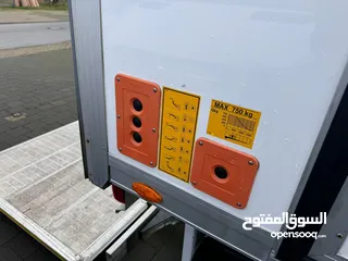  19 باص سبرنتر صندوق