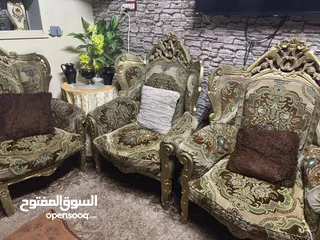  5 للبيع طقم كنب خشب زان حفر أمريكي 9  مقاعد بحالة جيدة وطاولة خشب