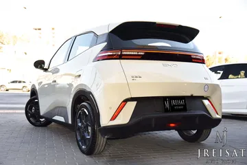 2 بي واي دي سيغول كهربائية بالكامل متوفر باللونين الاسود والبيج 2024 BYD Seagull EV