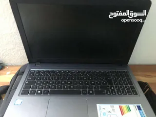  1 ASUS VivoBook 15 – Model X540UAR